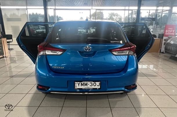 2017 Toyota COROLLA Ascent Sport image 13