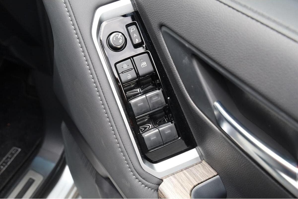 2025 Toyota Landcruiser VX Auto 4x4 image 15