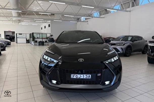 2023 Toyota C-HR Hybrid GR-S image 2