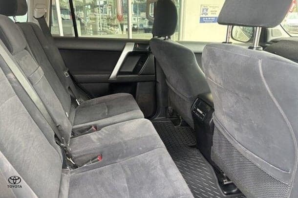2016 Toyota Prado GXL image 7