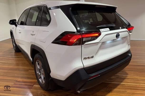 2022 Toyota Rav4 Hybrid GX-2WD image 2