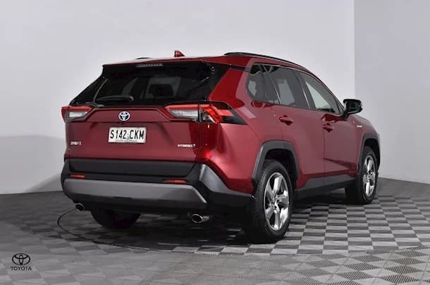 2021 Toyota RAV4 GXL image 2