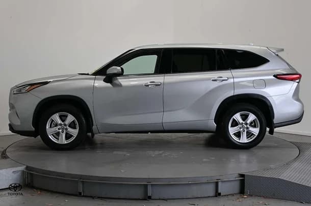 2023 Toyota Kluger GX-2WD image 8