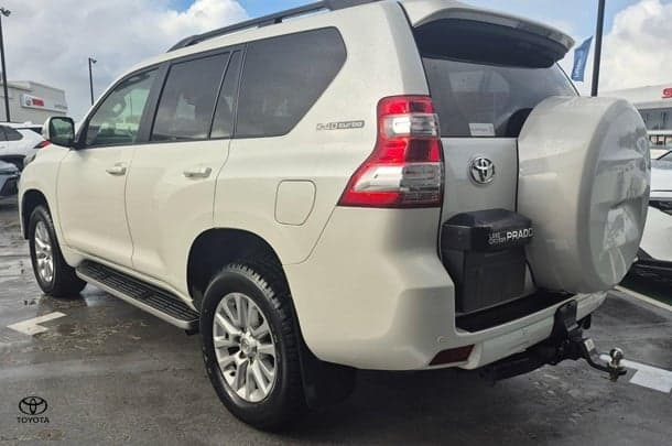 2017 Toyota Prado VX image 7