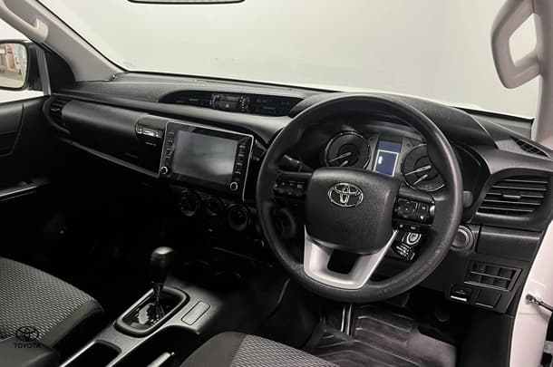 2024 Toyota Hilux Workmate image 10
