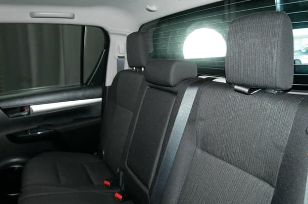 2024 Toyota Hilux 4x4 SR5 image 24