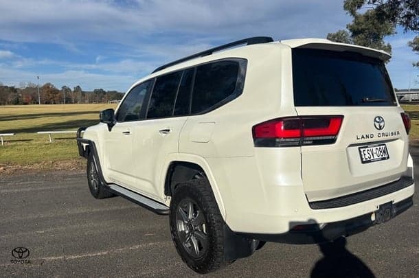 2022 Toyota Landcruiser Sahara image 6