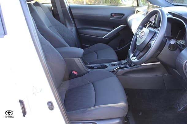 2023 Toyota Corolla Cross Petrol GX image 16
