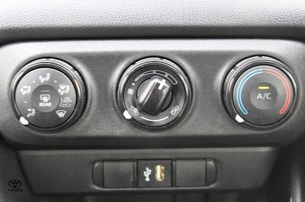 2023 Toyota Yaris Ascent Sport image 22