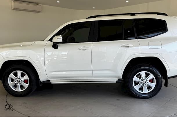 2022 Toyota Landcruiser GXL image 7