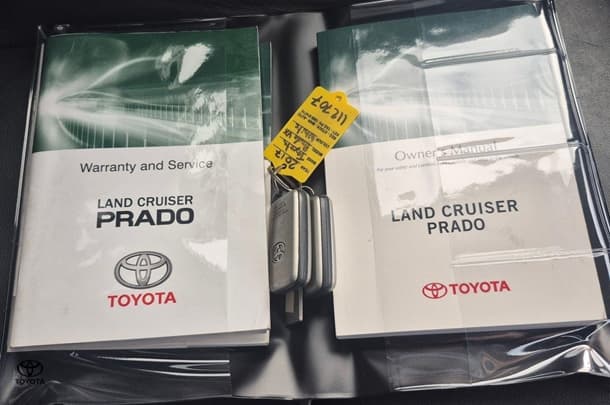 2017 Toyota Prado VX image 24