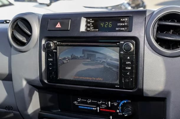 2020 Toyota LC MILITARY GXL image 11