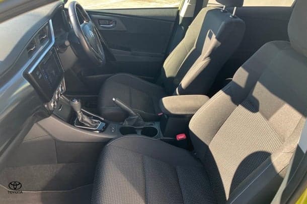 2015 Toyota Corolla Ascent Sport image 14