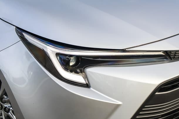 2023 Toyota Corolla Sedan Hybrid Ascent Sport image 13