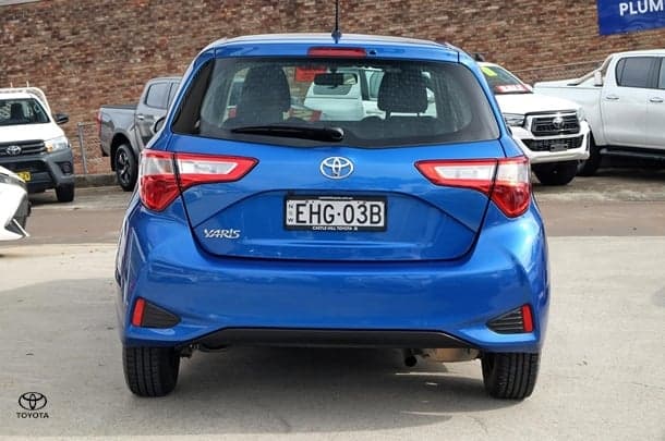 2019 Toyota Yaris Ascent image 4