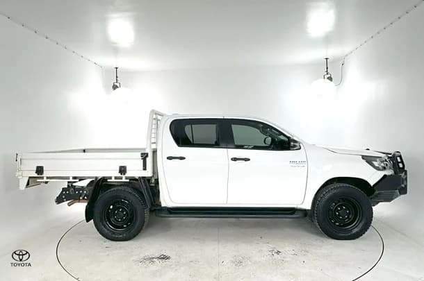 2022 Toyota Hilux SR image 9