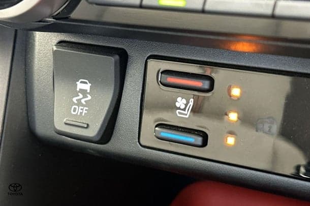 2022 Toyota RAV4 Edge AWD image 14