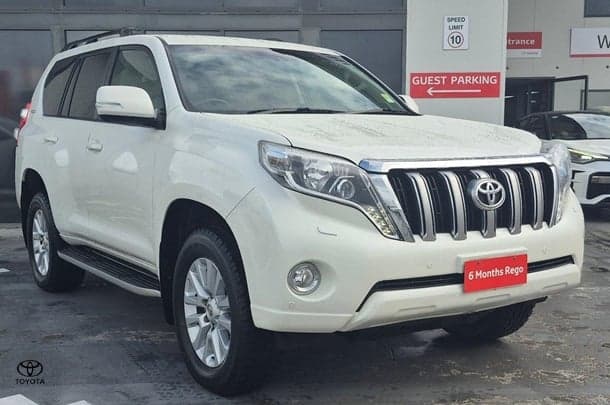 2017 Toyota Prado VX image 3