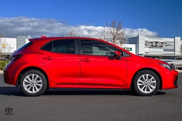 2024 Toyota Corolla Hatch Ascent Sport image 3