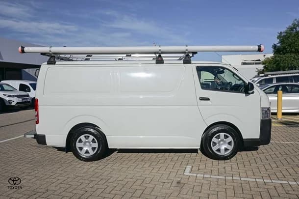 2017 Toyota Hiace LWB image 3