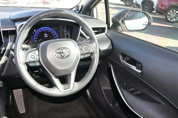 2021 Toyota Corolla Hatch Hybrid ZR image 6