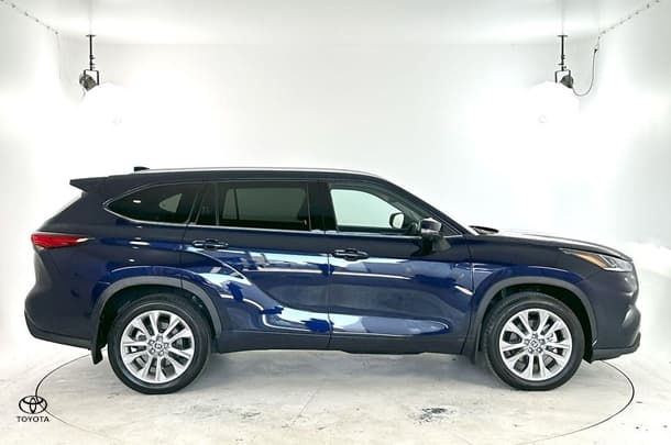 2023 Toyota Kluger 4x2 GRANDE image 11