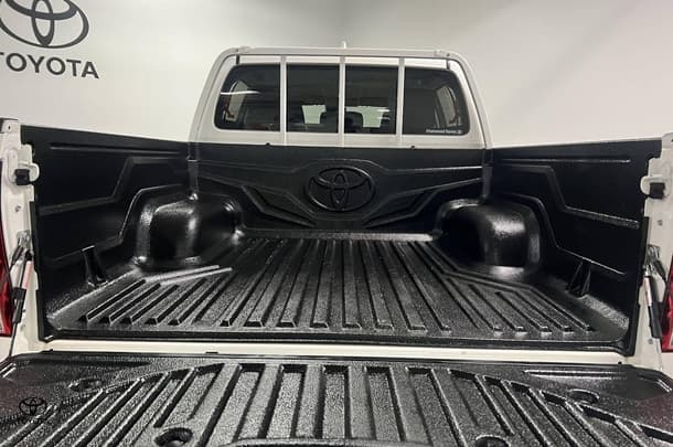 2024 Toyota Hilux Workmate image 12