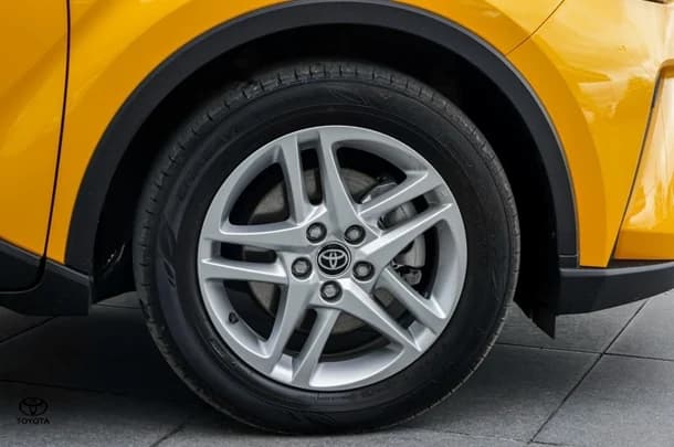 2021 Toyota CH-R GXL AWD image 26