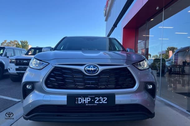 2024 Toyota Kluger GX image 2