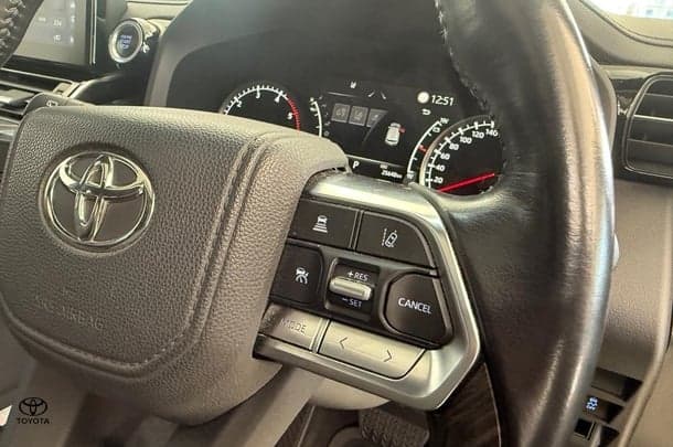 2022 Toyota Landcruiser VX image 27