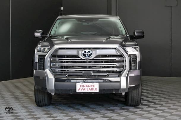 2023 Toyota Tundra Limited image 2