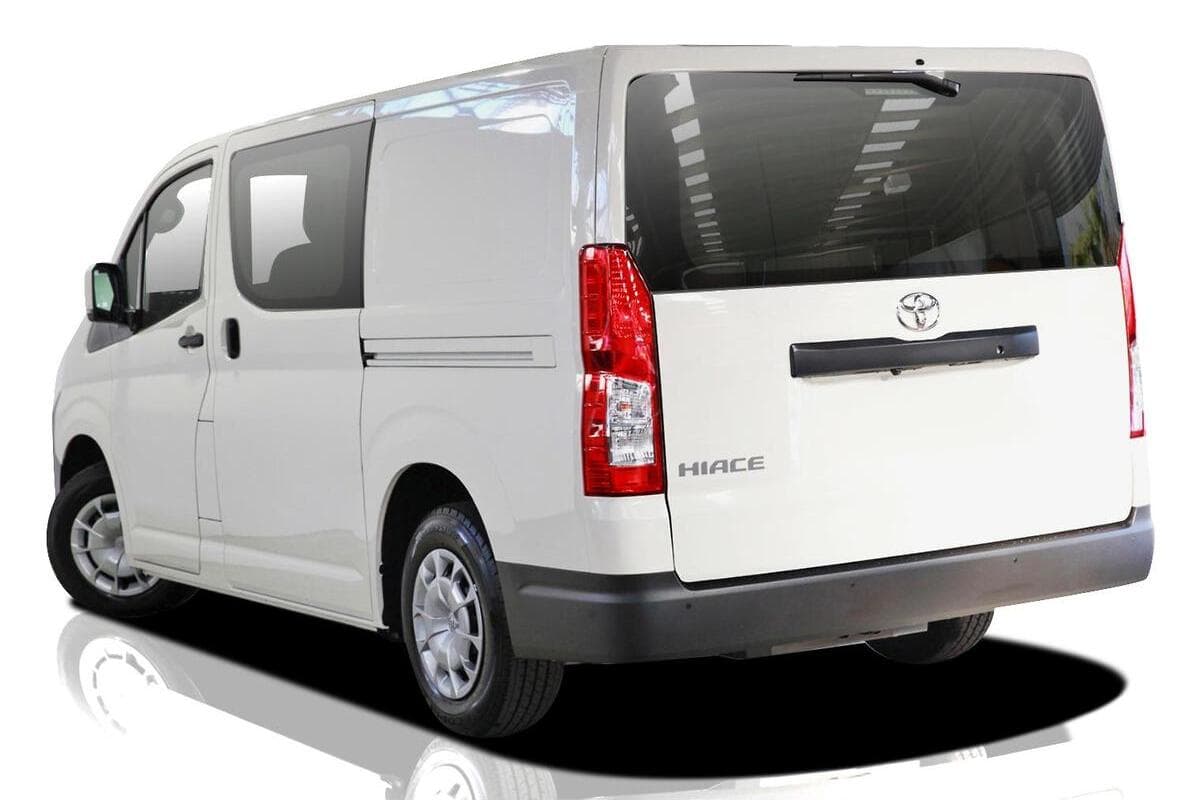2025 Toyota Hiace LWB Auto image 4