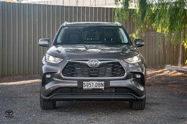 2024 Toyota KLUGER HYBRID AWD GRANDE image 35