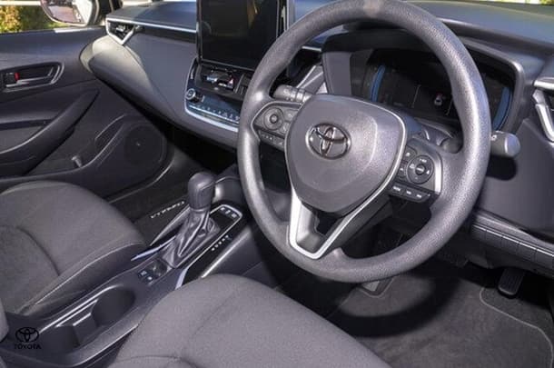 2024 Toyota Corolla Hatch Hybrid Ascent Sport image 6