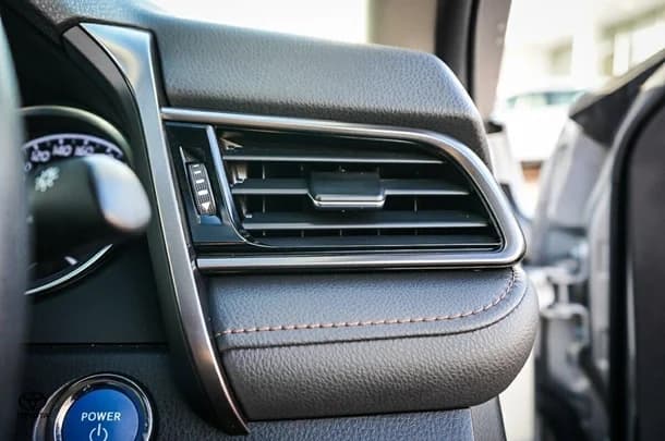 2019 Toyota Camry Hybrid Ascent image 17