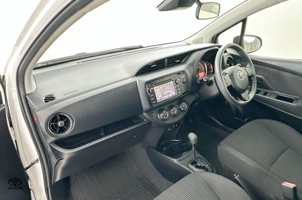 2019 Toyota Yaris Ascent image 15