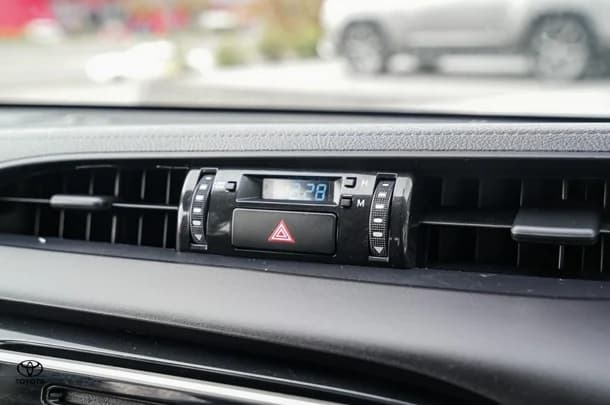 2019 Toyota HILUX Workmate image 11