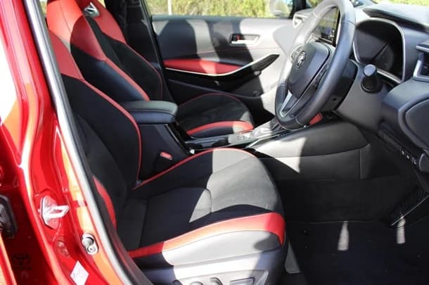 2023 Toyota Corolla Hatch Hybrid ZR image 18