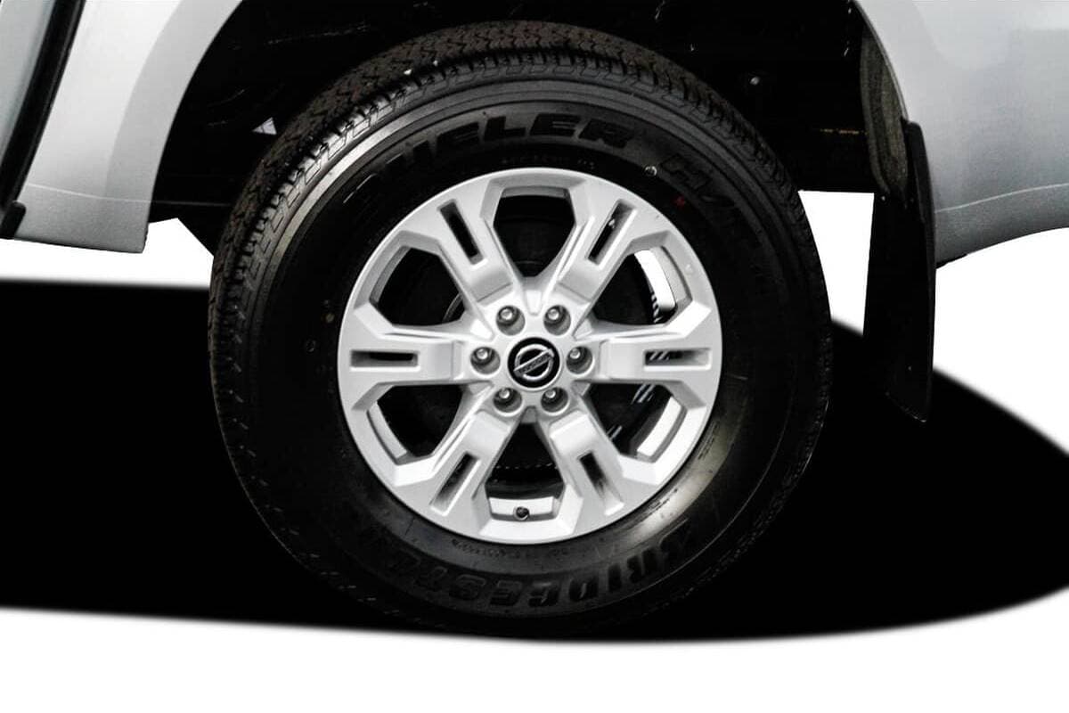2025 Nissan Navara ST D23 Manual 4x4 MY24 Dual Cab image 8
