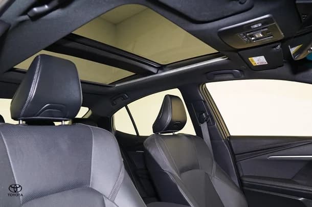 2024 Toyota Camry Hybrid SL image 17