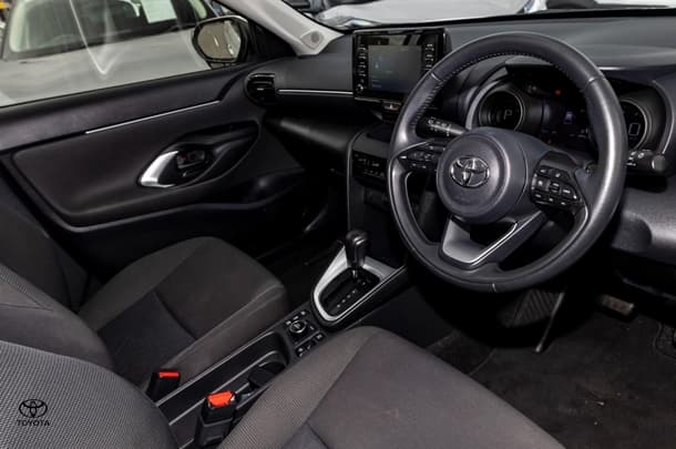 2020 Toyota Yaris Cross Hybrid GX image 8