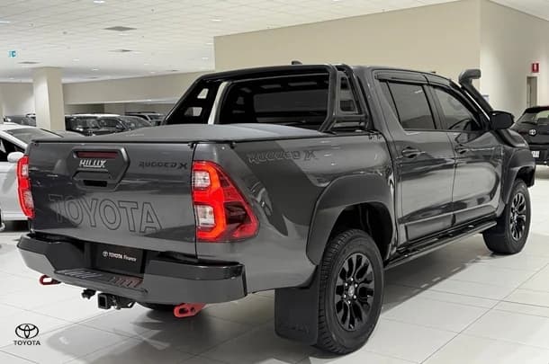 2022 Toyota Hilux 4x4 Rugged X image 10