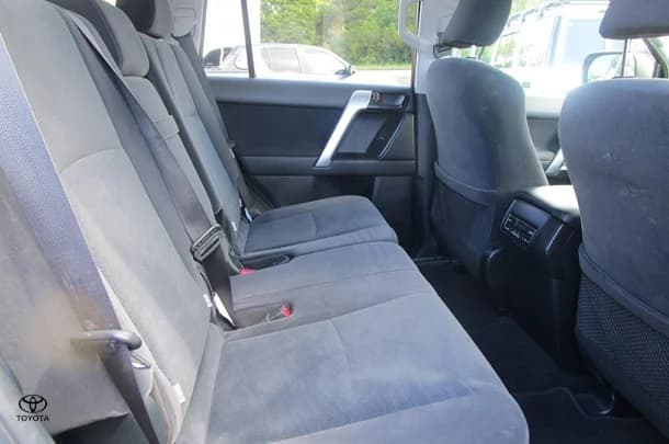2019 Toyota Prado GXL image 10