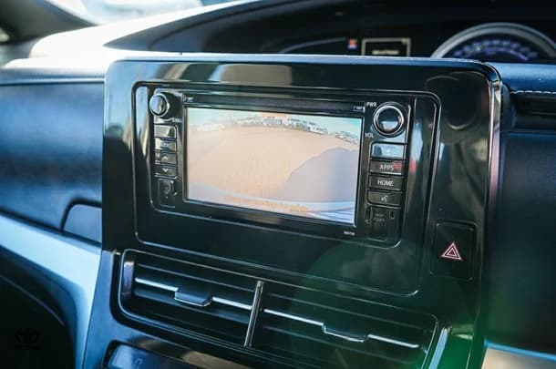 2019 Toyota Tarago GLi image 19