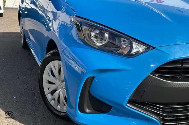 2022 Toyota Yaris Ascent Sport image 3