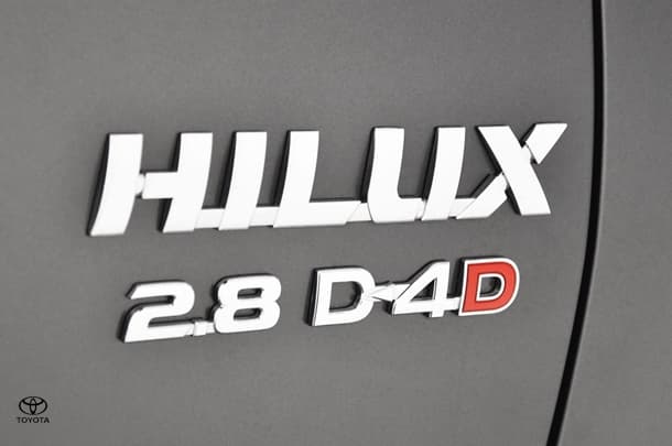 2024 Toyota Hilux 4x4 SR5 image 7