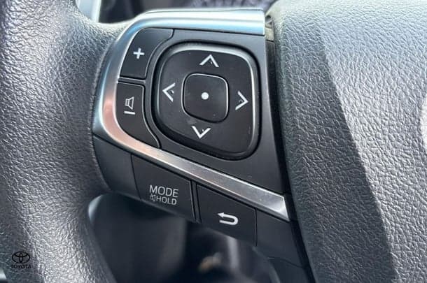 2016 Toyota CAMRY Altise image 15