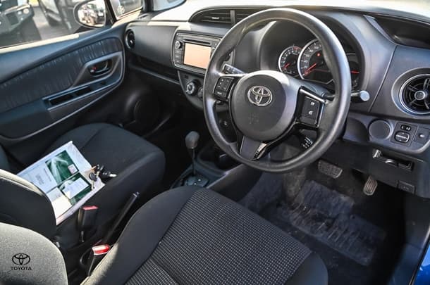 2019 Toyota Yaris ASCENT image 16