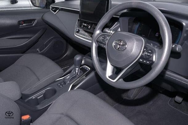 2024 Toyota Corolla Hatch Hybrid Ascent Sport image 6