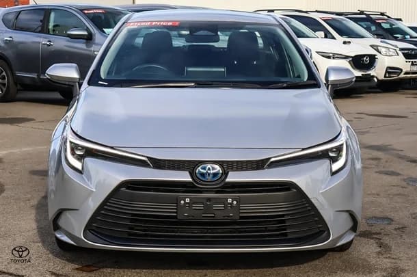 2023 Toyota Corolla Sedan Hybrid Ascent Sport image 4